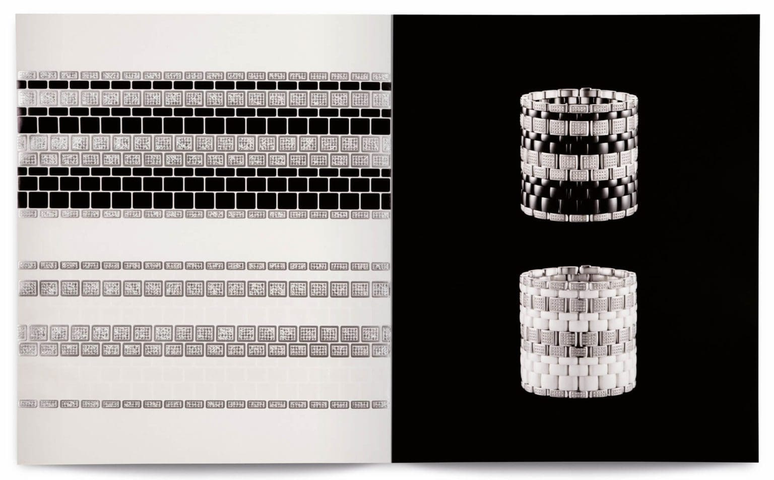 Double page du dossier de presse Chanel Ultra avec un bracelet et une interprétation graphique en vernis et dorure, concept IchetKar