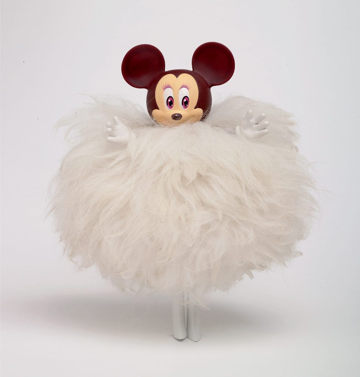 Pour les 80 ans de Micker Mouse, des poupée Minnie sont habillées par 80 créateur et IchetKar est de la partie. Minnie habillé en poils d'Alpaga