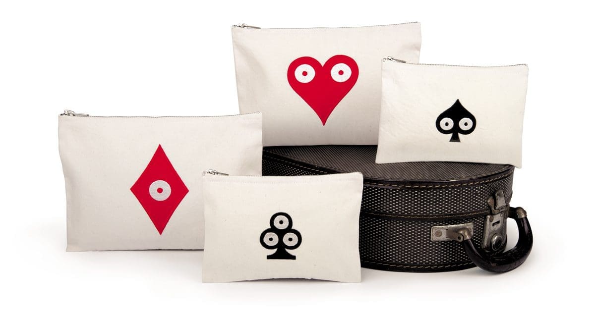 Pochettes et trousses en coton blanc avec motifs Pokerface Cœur Carreau Trèfle et Pique rouges et noirs en feutrine brodé. Créations Ich&Kar, édition Bazartherapy.