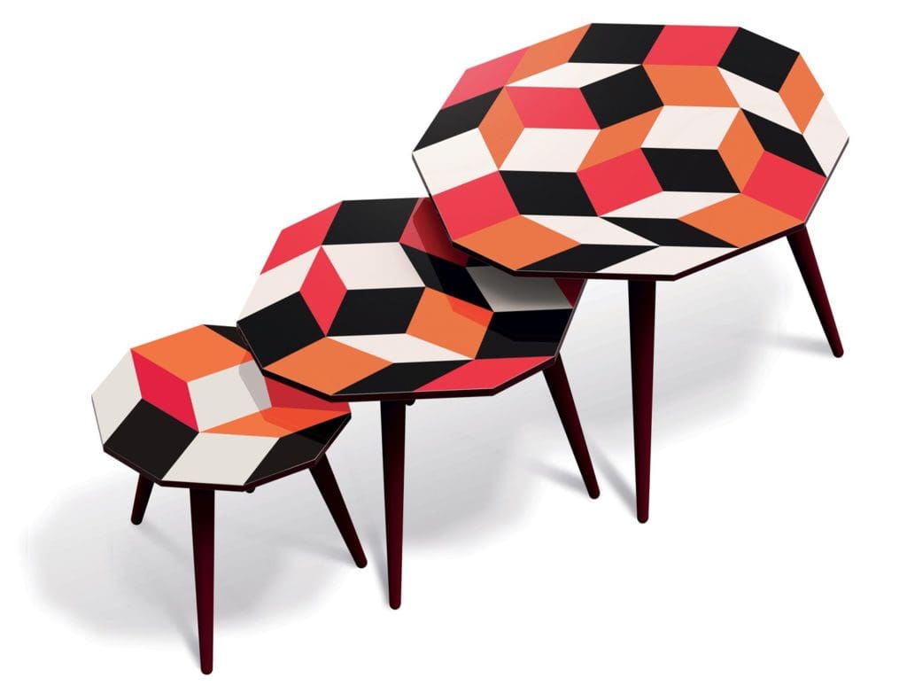 Trio de tables basses aux motifs de pavages de Penrose Pulp, design Ich&Kar, édition Bazartherapy