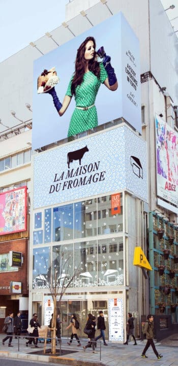 Façade du French Cheese Board, Ich&Kar et Sopexa Japon réitèrent le succès à Tokyo avec la Maison du Fromage, une expérience éphémère à Shibuya.