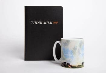 Ich&Kar réalise un carnet de note exceptionnel et un mug élégant, un kit branding influenceur commandé par la Milk Factory.