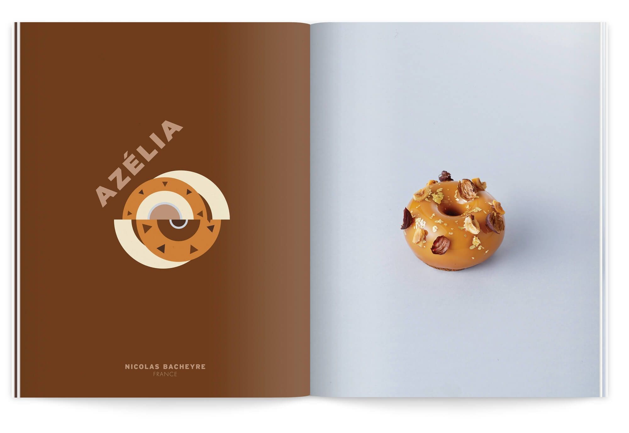 double page de la nouvelle édition la crème de la crème dans des teintes chocolat, Ich&Kar illustre le gâteau azélia de nicolas bacheyre