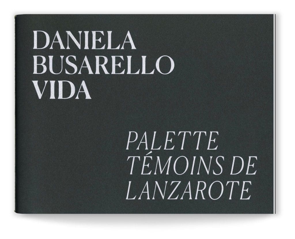 Couverture du livret Palette témoins de Lanzarote, papier Materica Ardesia et sérigraphie blanche, design IchetKar