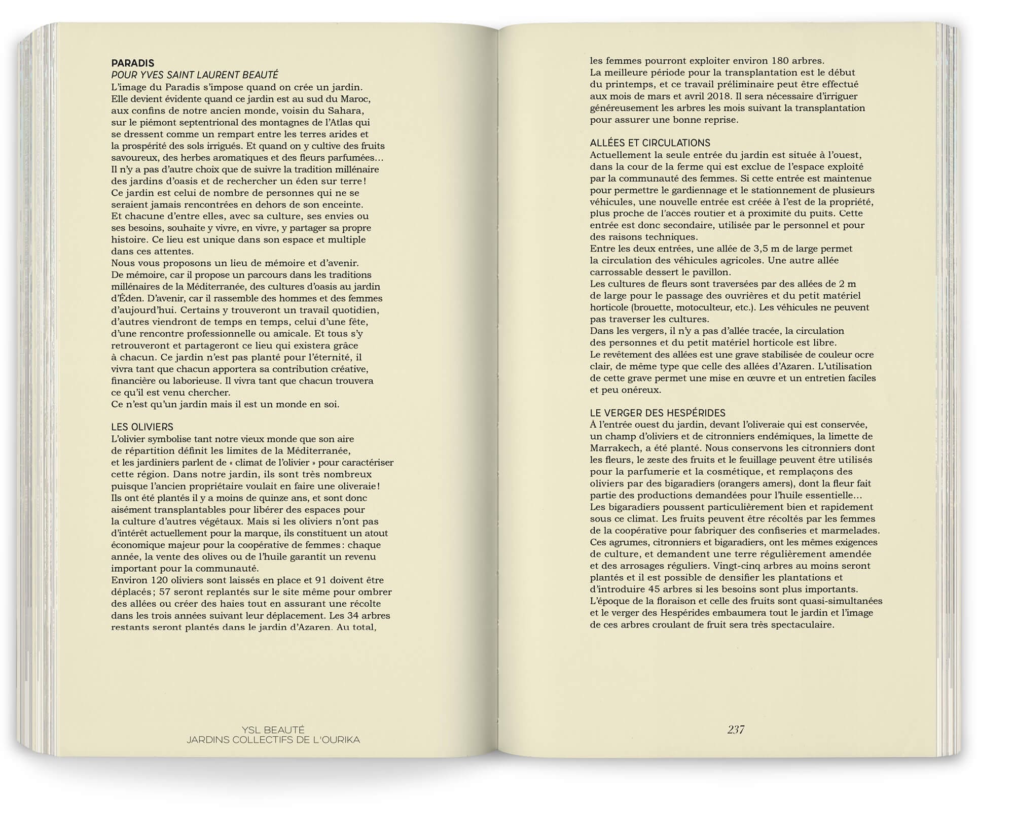 Double page de texte sur le jardin Yves Saint Laurent, collectifs de l'Ourik réalisé par le duo de paysagiste Ossart + Maurières, design IchetKar