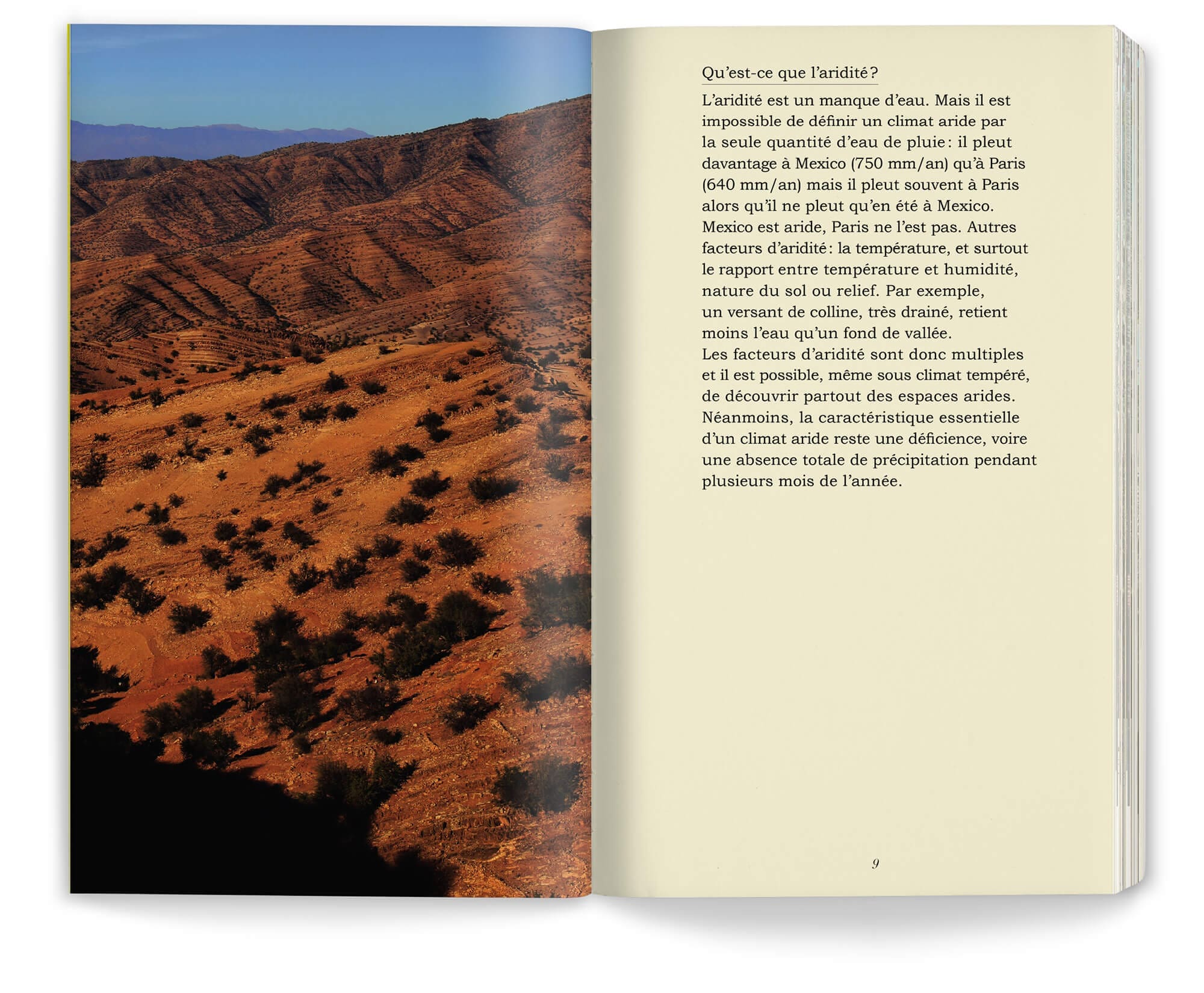 Qu'est -ce que l'aridité, double page du livre Onze jardin d'aridité d'Oscar + Maurières, maquette et mise en page IchetKar
