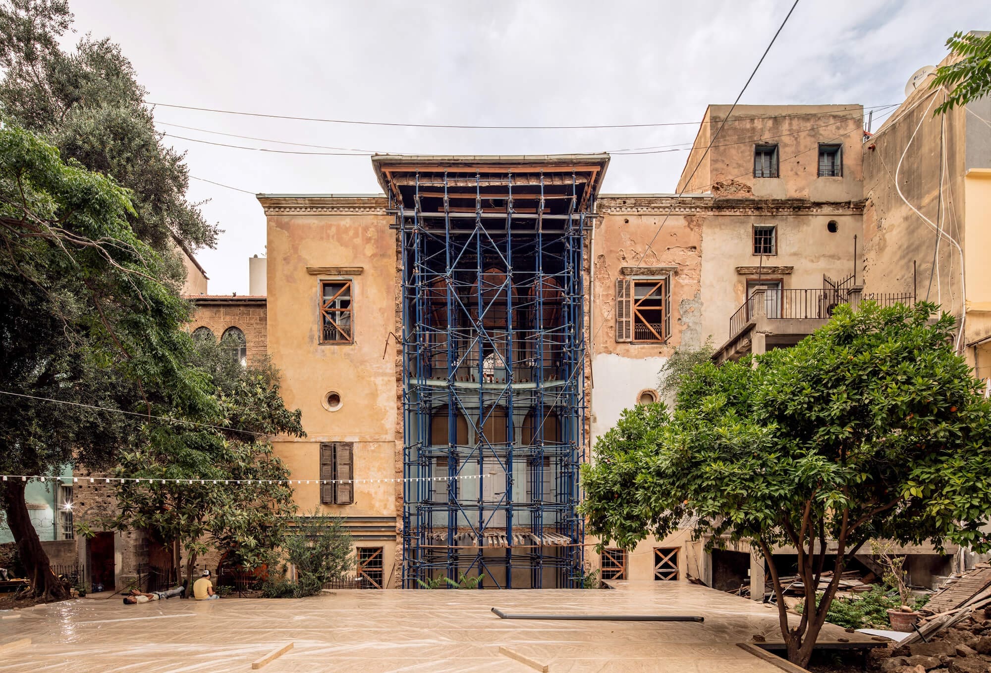 La photographie de la facade du Palais Beyt Kassar prise par Colombe Clier pour l'exposition Handle with care, scénographie IchetKar