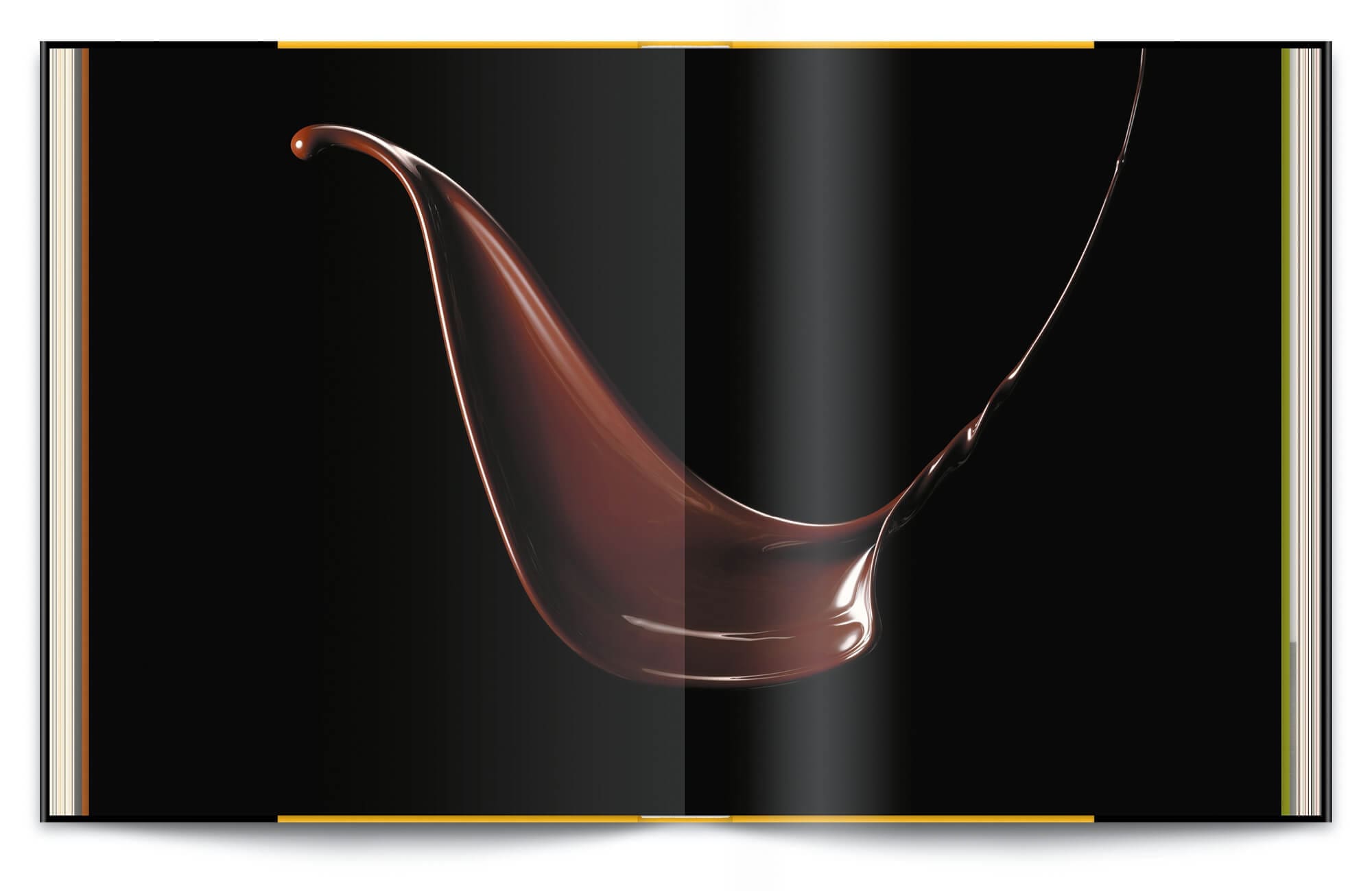 Le livre Infiniment de Pierre Hermé avec une vague de chocolat, photographie de Jean-Jacques Pallot, IchetKar à la direction artistique et au design éditorial