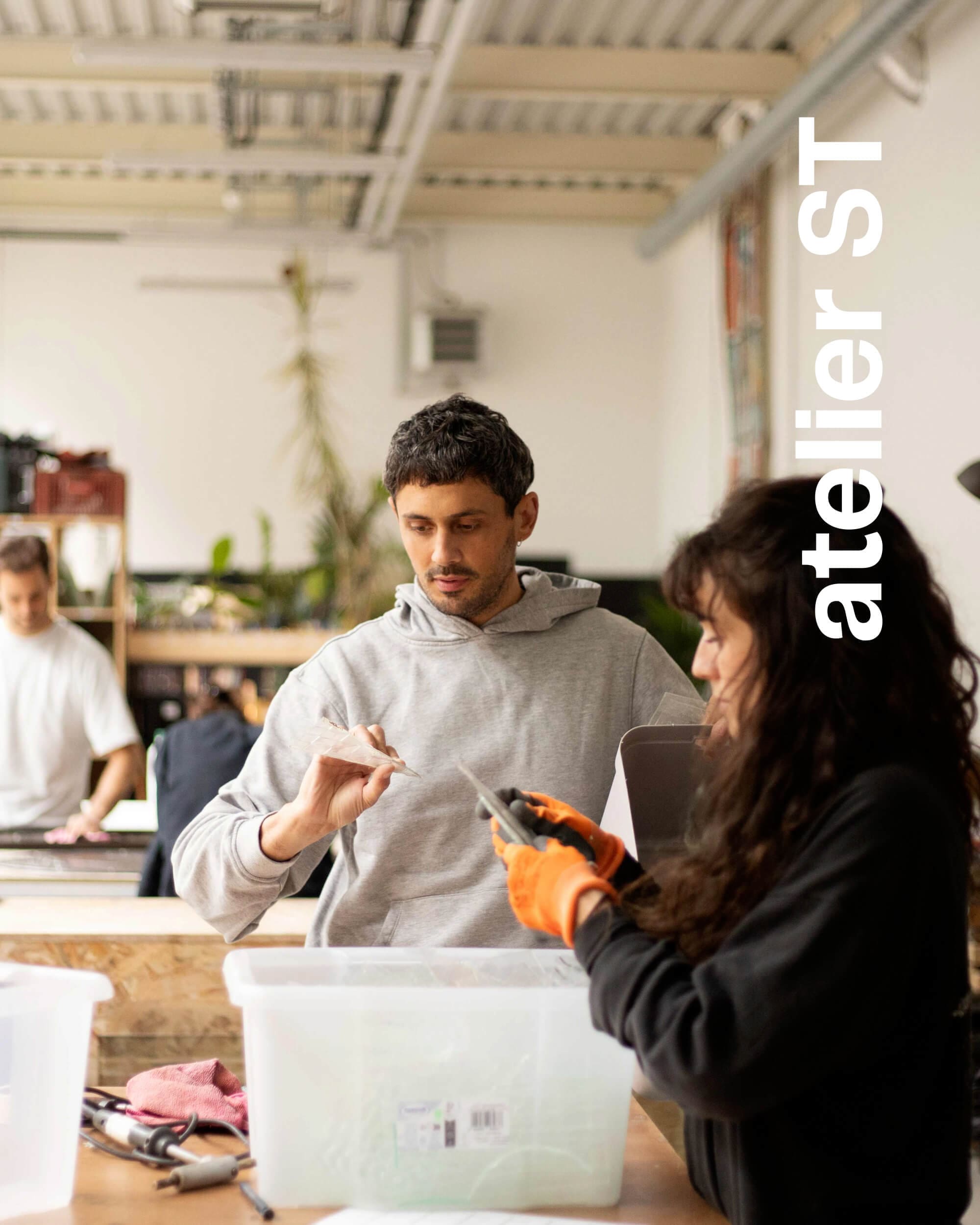 biennale-emergence-ichetkar-ouvrage-moderne-atelier-ST